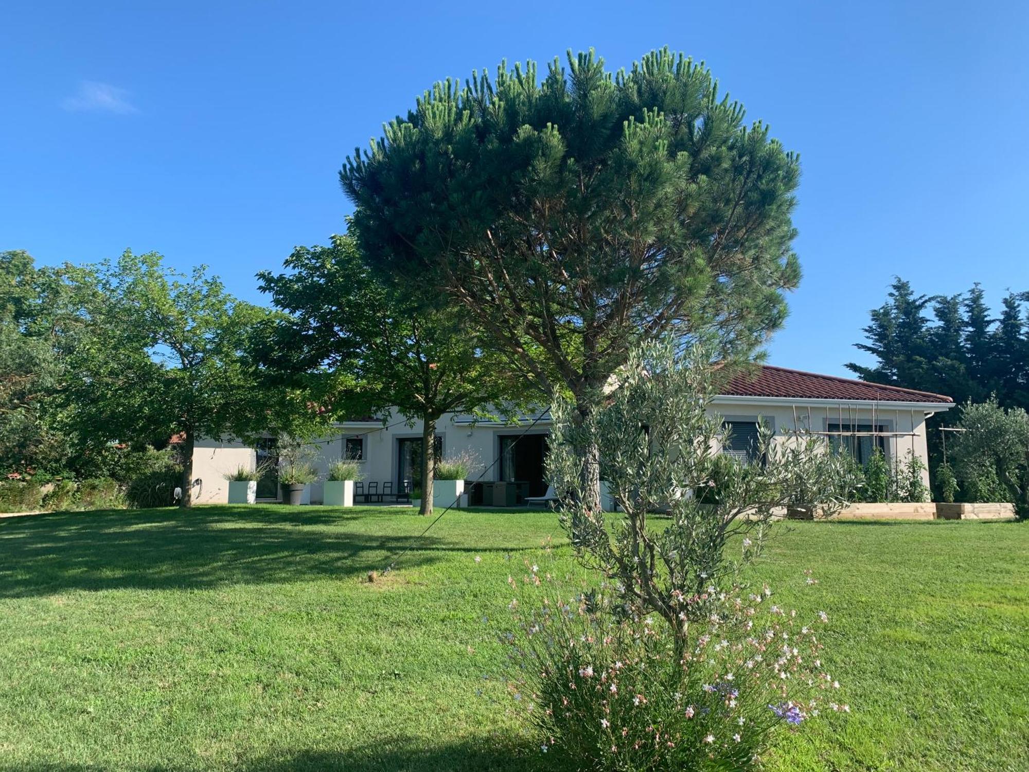 Le Clos Du Pontet Orliénas Kültér fotó
